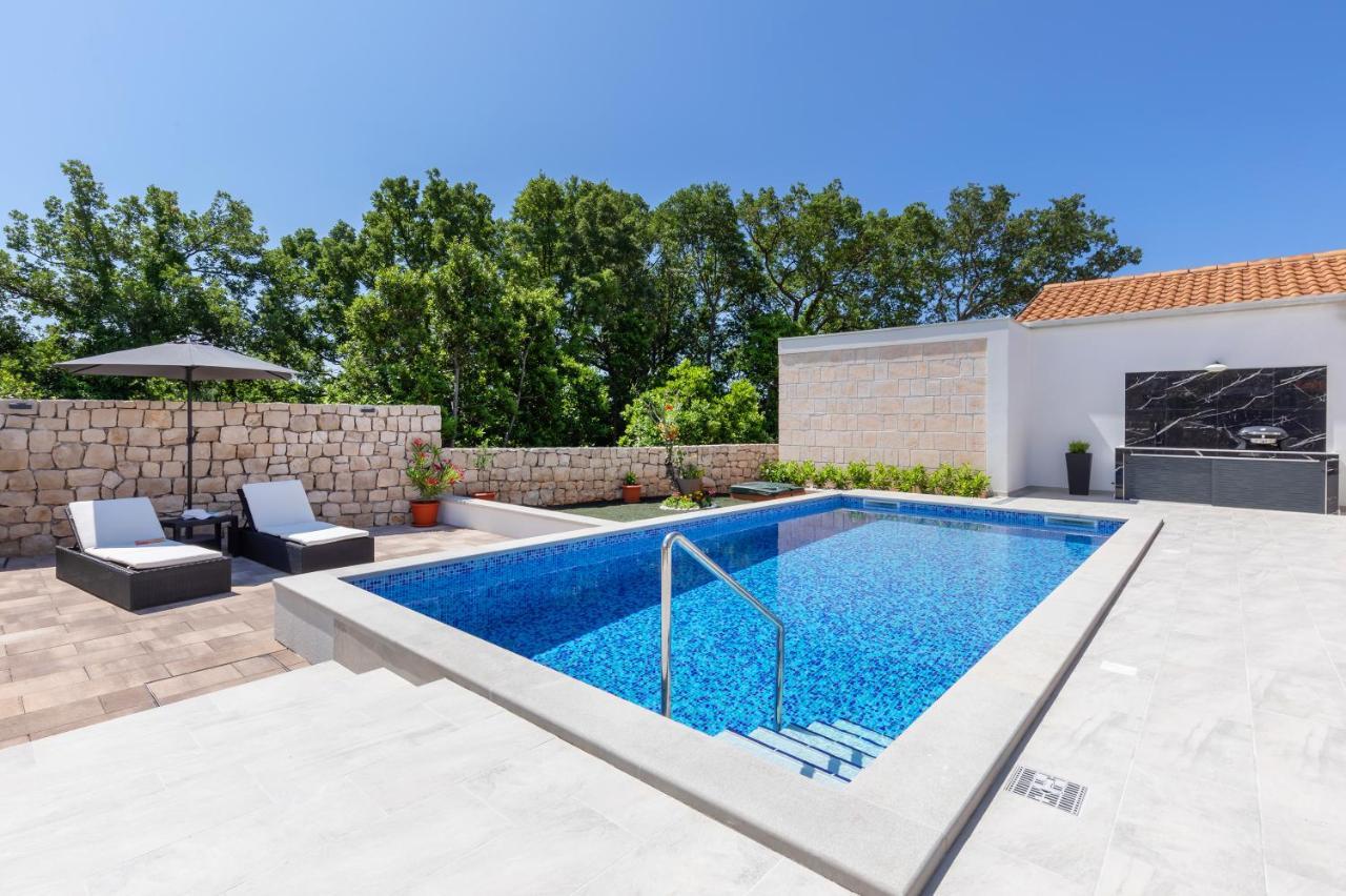 Apartment Holiday Home Doma, Cilipi Near Dubrovnik Eksteriør bilde