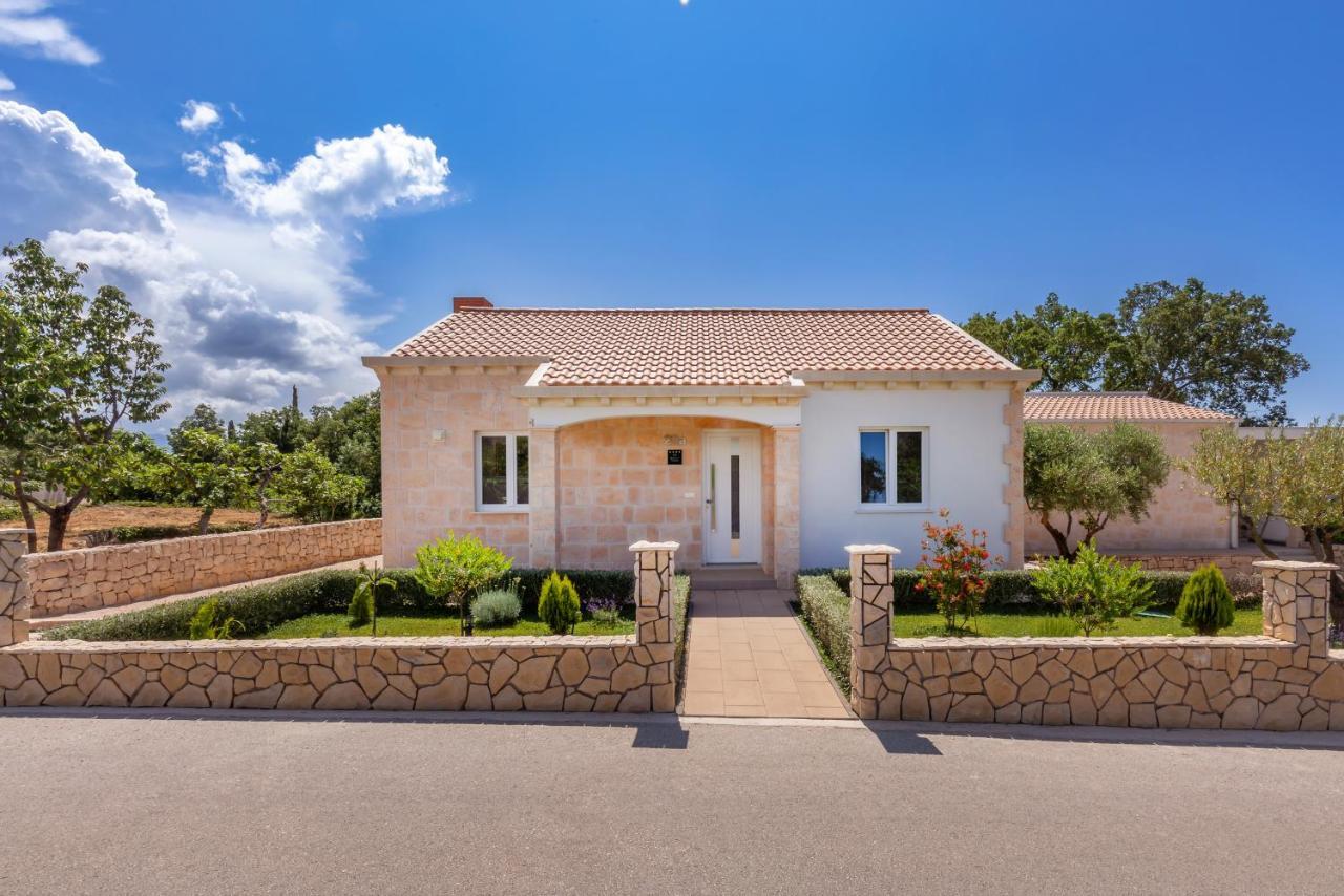 Apartment Holiday Home Doma, Cilipi Near Dubrovnik Eksteriør bilde
