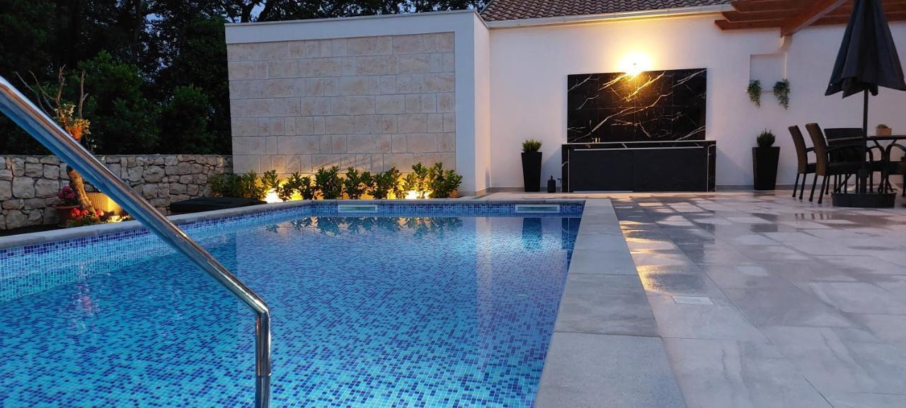 Apartment Holiday Home Doma, Cilipi Near Dubrovnik Eksteriør bilde