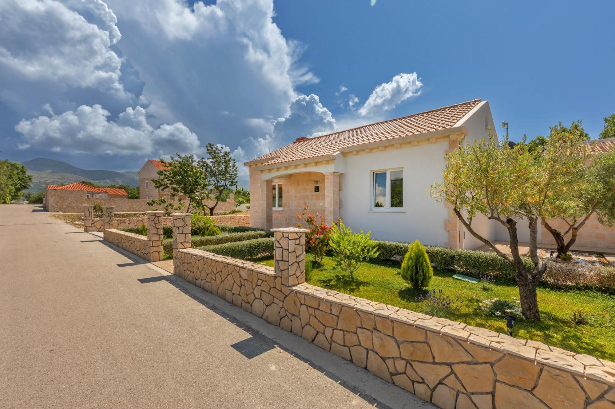 Apartment Holiday Home Doma, Cilipi Near Dubrovnik Rom bilde